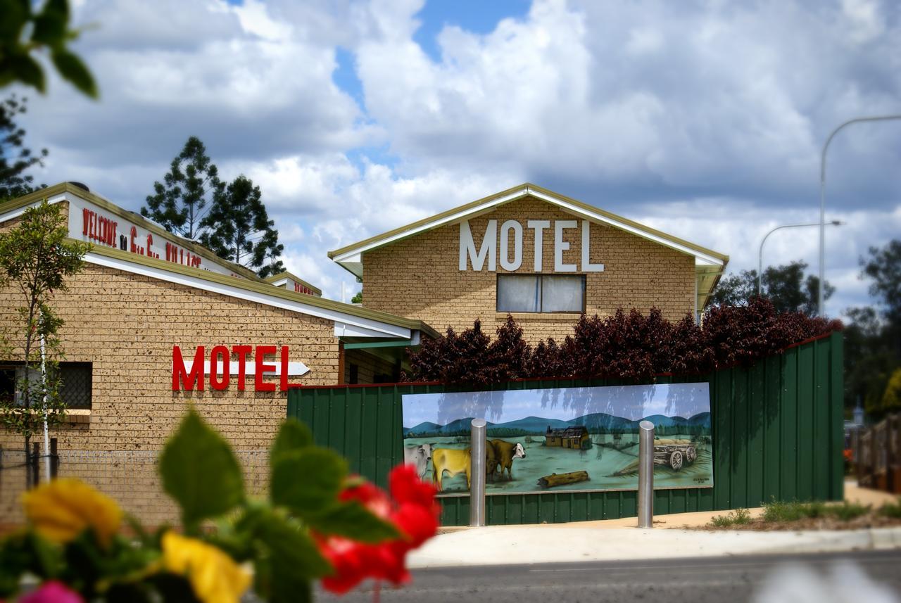 Gin Gin Village Motor Inn Motel Qld Bagian luar foto