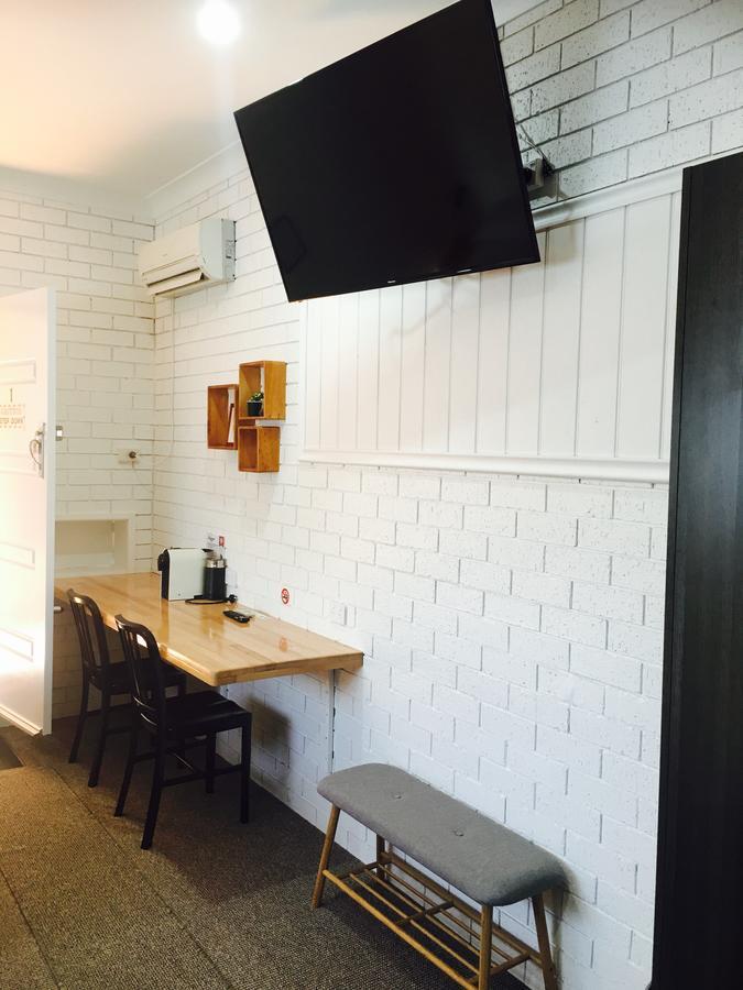 Gin Gin Village Motor Inn Motel Qld Bagian luar foto
